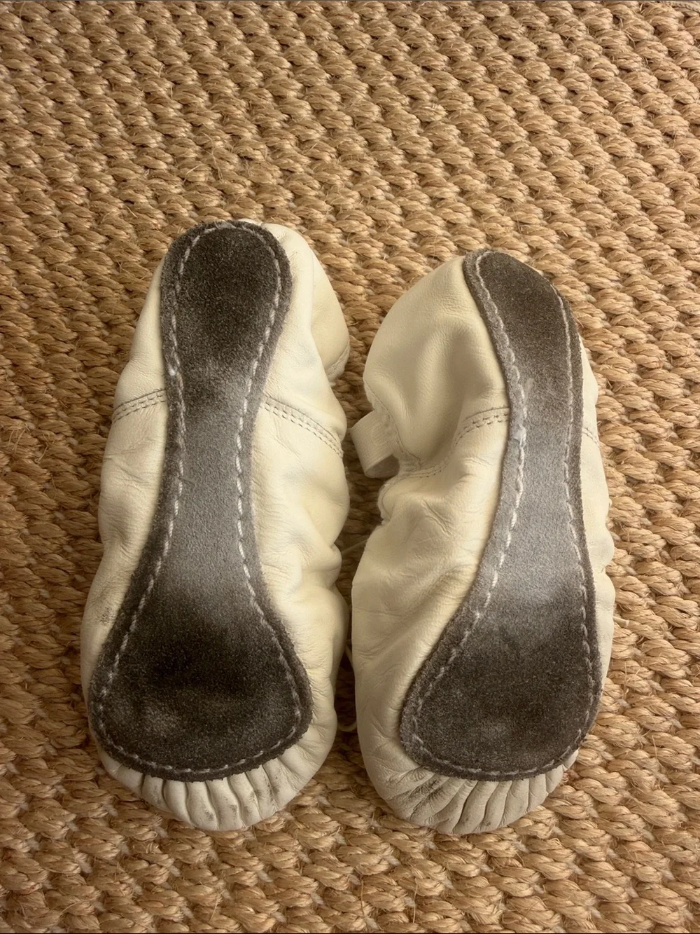 Capezio Kids Cream Leather Ballet Flats with Bow size 13